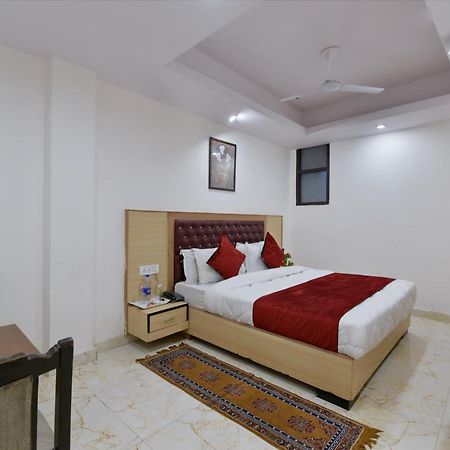 Hotel Hari International - Noida Sector 11 Екстериор снимка
