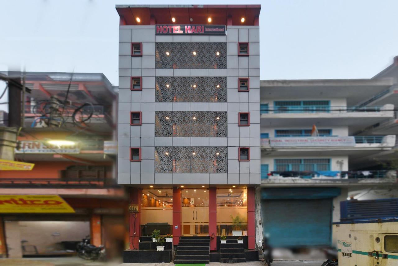 Hotel Hari International - Noida Sector 11 Екстериор снимка
