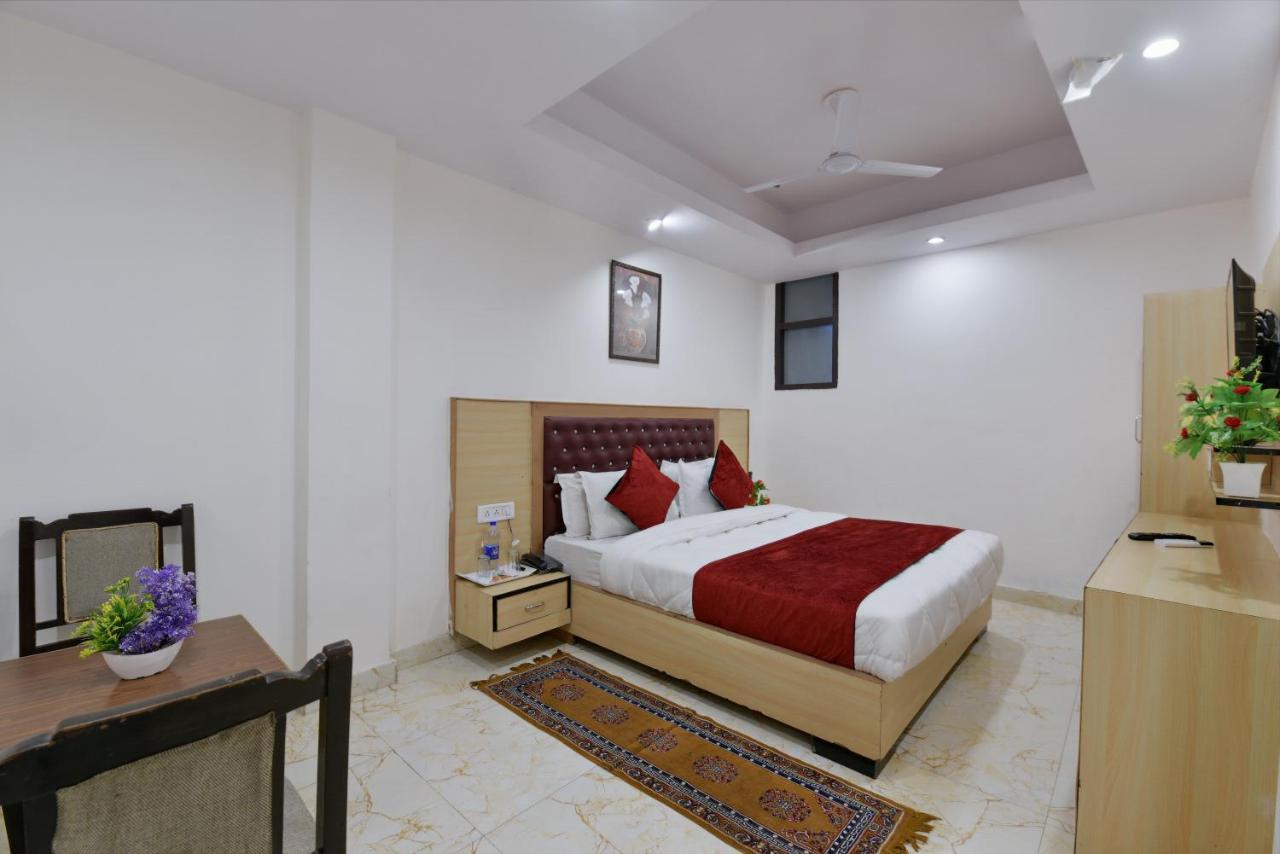 Hotel Hari International - Noida Sector 11 Екстериор снимка