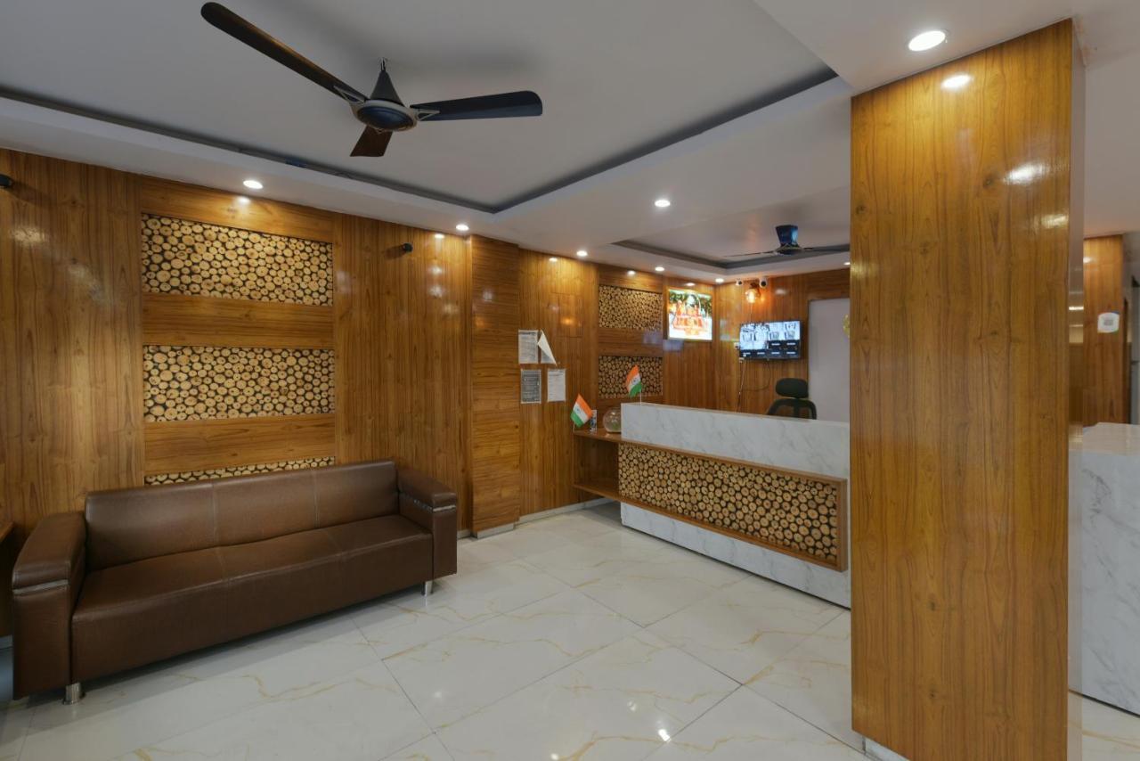 Hotel Hari International - Noida Sector 11 Екстериор снимка