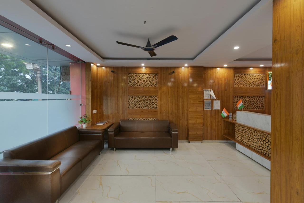 Hotel Hari International - Noida Sector 11 Екстериор снимка